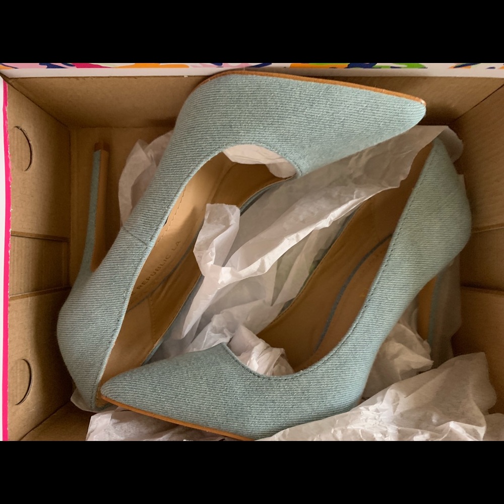 Women Denim Pumps....excellent condition!!
